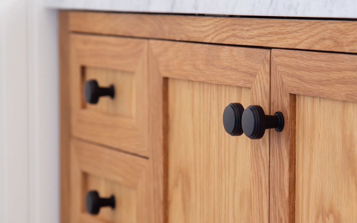 CABINET HARDWARE